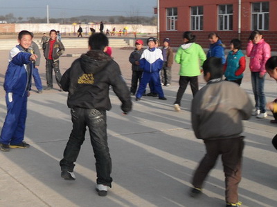 快乐无比的情景让人难忘